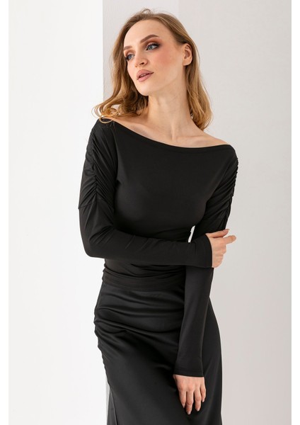 Kadın Kayık Yaka Omzu Büzgü Detaylı Uzun Kollu Bluz Siyah - 2433 fırsatları