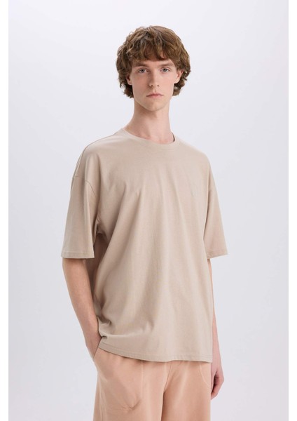 %100 Pamuk Oversize Geniş Kalıp Bisiklet Yaka Sırt Baskılı Kısa Kollu Tişört E3798AX25SM modelleri