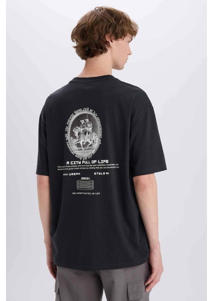 %100 Pamuk Boxy Fit Bisiklet Yaka Sırt Baskılı Kısa Kollu Tişört E4544AX25SM