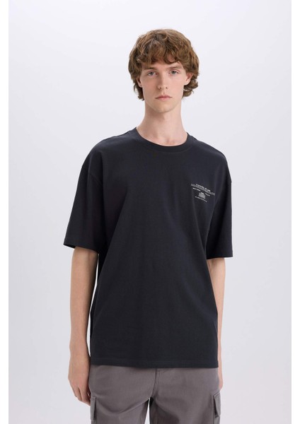 %100 Pamuk Boxy Fit Bisiklet Yaka Sırt Baskılı Kısa Kollu Tişört E4544AX25SM indirimleri