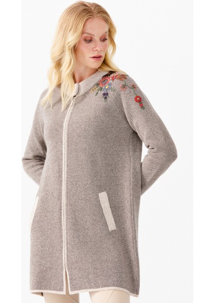 Kadın Dik Yaka Omuzu Nakış Işlemeli Uzun Hırka Bej fırsatları