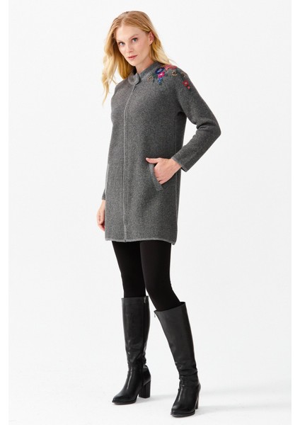 Kadın Dik Yaka Omuzu Nakış Işlemeli Uzun Hırka Füme