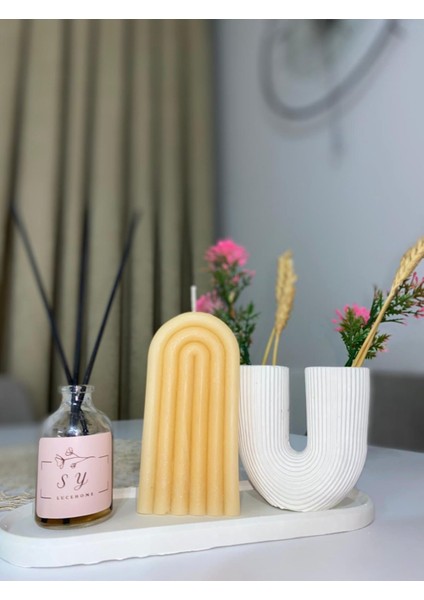 Luxury Dekoratif ve Hediyelik Gökkuşağı Amber Kokulu Mum Vanilya Kokusu ve U Vazo 1 Adet