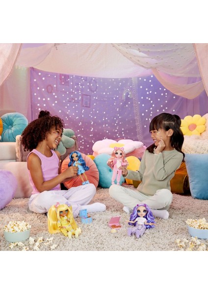 Luxury Rainbow High Jr. High Pijama Partisi Bebeği - Bella Parker 1 Adet