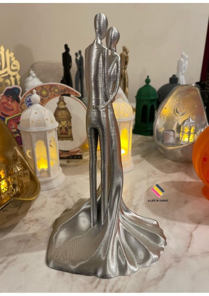Luxury Romantik Çift Biblo - 22CM Şık ve Modern Masaüstü Dekorasyon Hediye Figür Ev Ofis Aşk Love Sevgili 1 Adet
