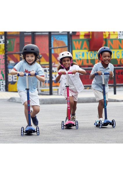 Maxı Mıcro Deluxe AQUA (LED) Scooter