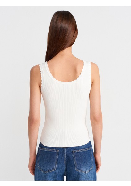 10744 Fitilli Düğme Detaylı Triko Bluz-Ekru fiyatları