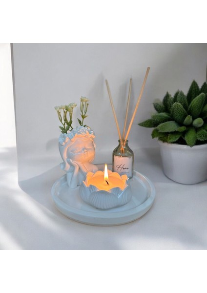 Luxury Dekoratif 4’lü Obje Set,çiçekli Kız,lotus Mumluk, 50ML Japon Kirazı Oda Kokusu,yuvarlak Tepsi 1 Adet
