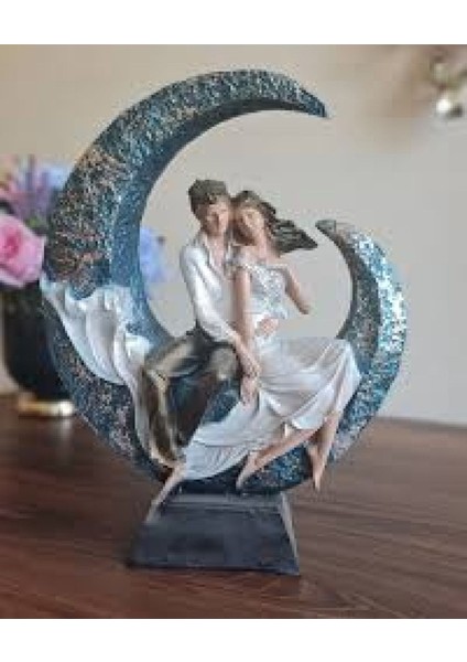 Luxury Hilal Ay Içinde Oturan Romantik Sevgililer Polyester Biblo Büyük Boy 40 cm 1 Adet