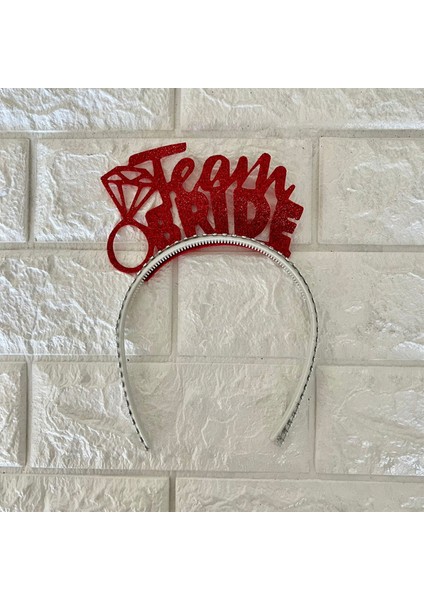 - Team Bride Yazılı Plastik Taç Kırmızı Nrmsa