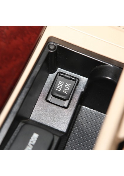 Toyota Camry Için USB Kablolu Araç Gösterge Paneli Gömme Montajlı USB Port Paneli (Yurt Dışından) fırsatları