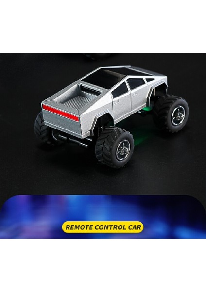 1:64 Yüksek Hızlı Mini Masaüstü Uzaktan Kumanda Araba Alaşım Çocuk Uzaktan Kumanda Araba Kablosuz Simülasyon Spor Araba Modeli Hediye (Yurt Dışından) modelleri