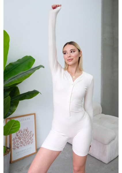 Uzun Kollu Soft Düğmeli Kısa Tulum Romper Bej