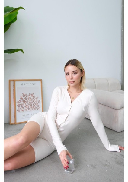 Uzun Kollu Soft Düğmeli Kısa Tulum Romper Bej