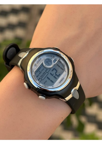 Dijital Alarm+Kronometre+Işık ve Takvimli 5 Atm Genç Spor Çocuk Kol Saati JG004