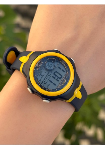 Dijital Alarm+Kronometre+Işık ve Takvimli 5 Atm Genç Spor Çocuk Kol Saati JG004