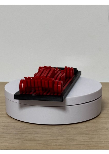3D Formula 1 Araba Masa Üstü Dekoru – Parçalı Montaj Model (16 x 6 cm )