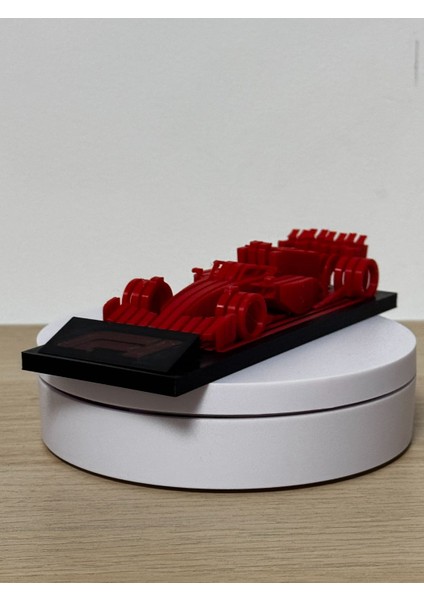 3D Formula 1 Araba Masa Üstü Dekoru – Parçalı Montaj Model (16 x 6 cm )