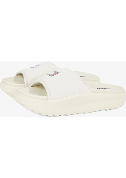 Comfy Pool.acg