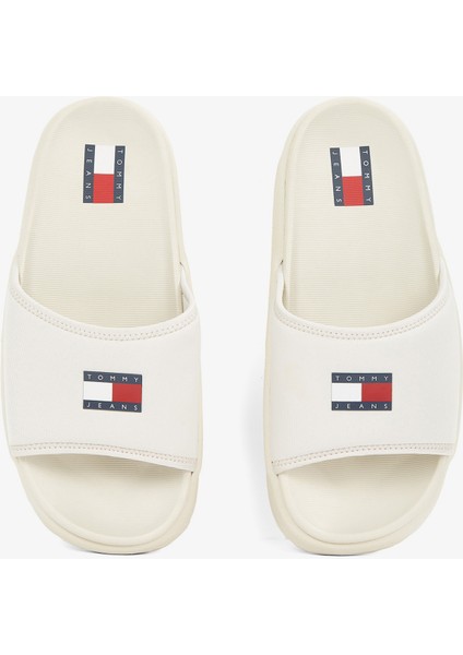 Comfy Pool.acg