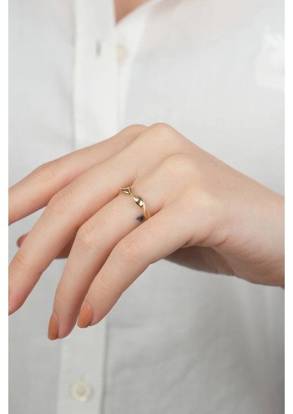 14 Ayar Altın Burgulu Yüzük 880