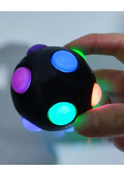 Luxury Disko Işıklı Kedi Oyun Topu Büyükler+Küçüklere Zıpzıp Disco Işık Show 15 LED 6cm Kaucuk Eğlence Topu 1 Adet modelleri