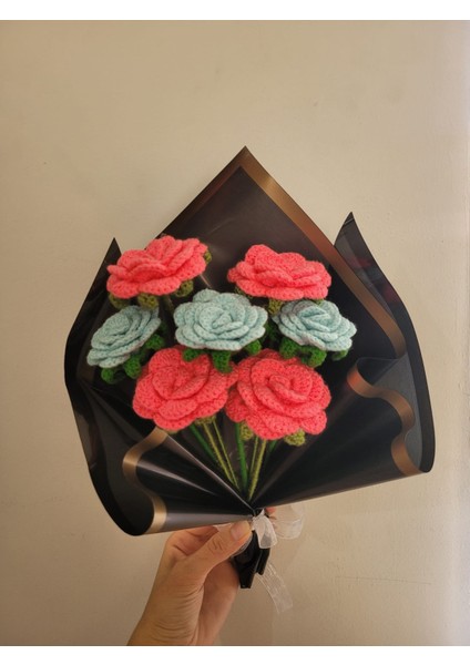 Örgü Çiçek Buketi, Koyu Pembe-Mavi Karışık Örgü Gül Buketi, Anneler Günü, Sevgililer Günü, Özel Günler Hediye Yapay Çiçek, Gıftandflowers
