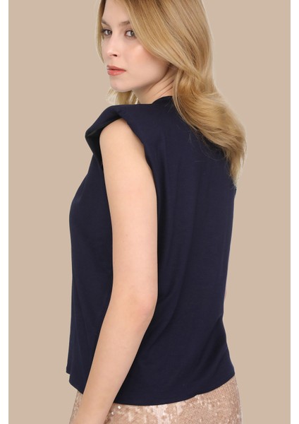 Kolsuz Kelebek Nakışlı Oversize Vatkalı T-Shirt fiyatları