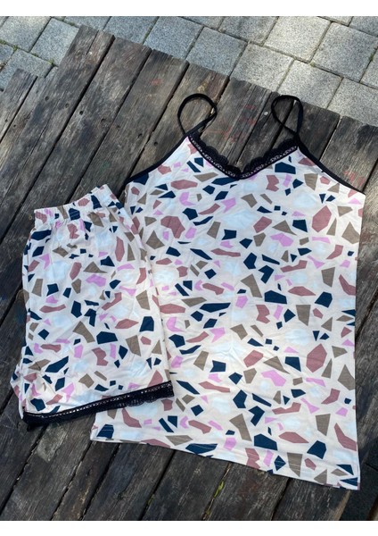 Yazlık Geometrik Desenli Ipli Pijama Takımı