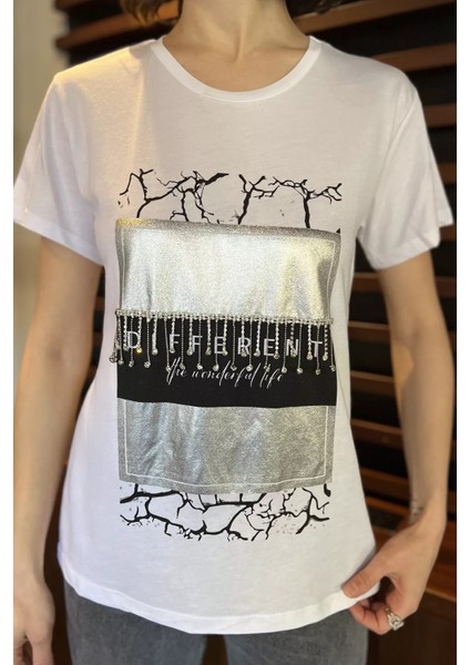 Bisiklet Yaka Ön Baskılı Taşlı Kadın Tişört P-00016442 fırsatları