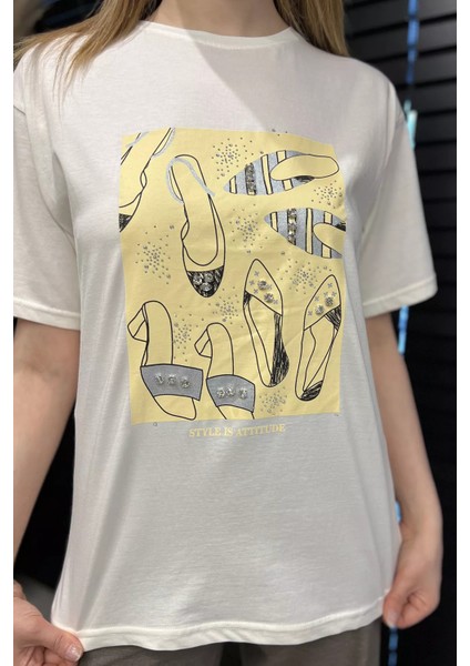 Kadın Bisiklet Yaka Taş Işlemeli Baskılı Kadın Tişört P-00016725 fırsatları