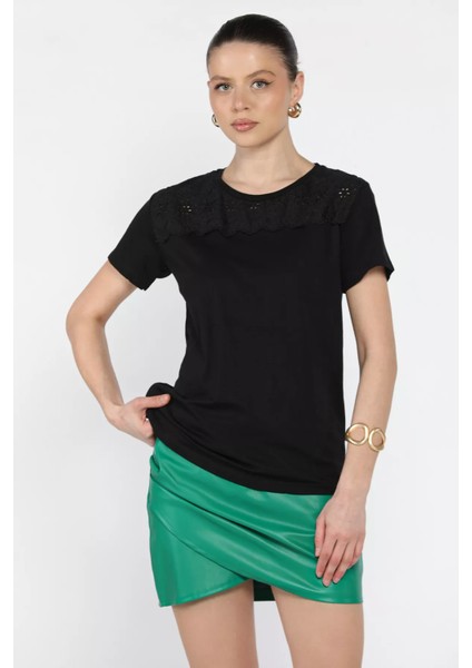 Kadın Dantel Işlemeli Bisiklet Yaka Tişört P-00016468 fiyatları