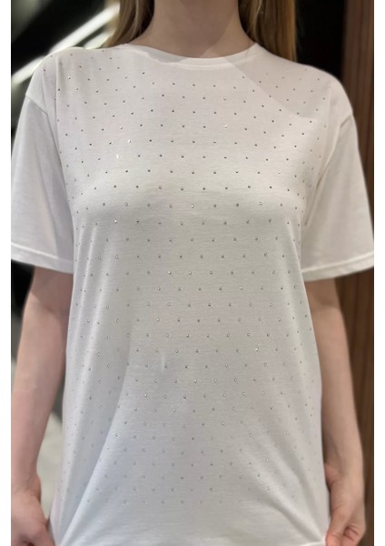 Bisiklet Yaka Ön Taşlı Kadın Tişört P-00016720 fırsatları