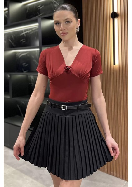 Gül Detaylı V Yaka Kadın Bluz P-00016474