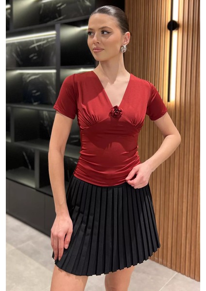 Gül Detaylı V Yaka Kadın Bluz P-00016474 fiyatları