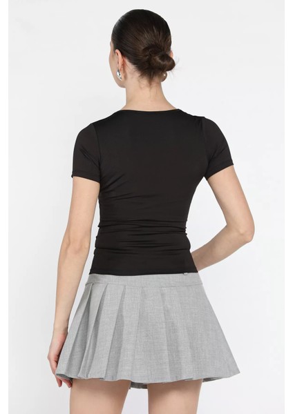 Gül Detaylı V Yaka Kadın Bluz P-00016474 modelleri