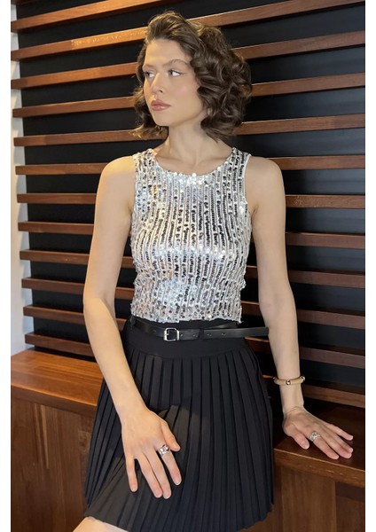 Kadın Pul Payetli Sıfır Kol Bluz P-00016478