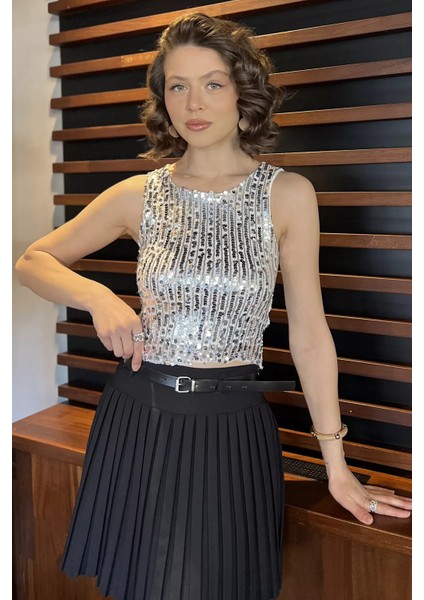Kadın Pul Payetli Sıfır Kol Bluz P-00016478