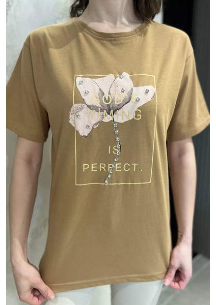 Bisiklet Yaka Taş Detaylı Baskılı Kadın Tişört P-00016697 fırsatları