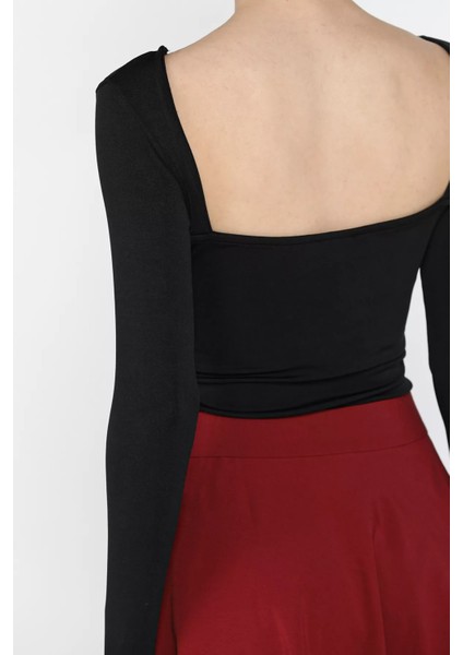 Kadın Sırt Dekolteli Alttan Çıtçıtlı Bodysuit P-00016033