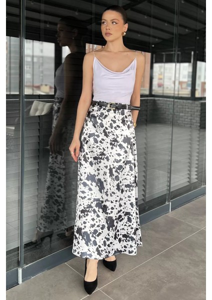 Kadın Kemer Detaylı Desenli Uzun Saten Etek P-00016336