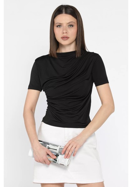 Kadın Omuz ve Bel Drapeli Kısa Kol Bluz P-00016374