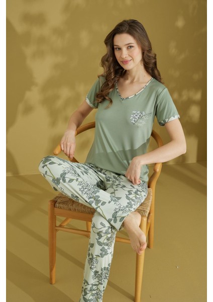 Kadın Desenli V Yaka Düğmesiz Yazlık Viskon Kısa Kol Pijama Takımı