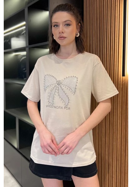 Kurdele Taşlı Bisiklet Yaka Kadın Tişört P-00016714