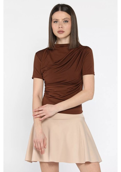 Kadın Omuz ve Bel Drapeli Kısa Kol Bluz P-00016374