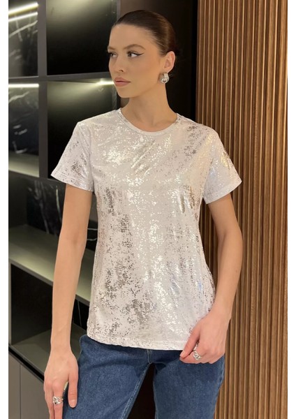 Bisiklet Yaka Varak Baskılı Kadın Tişört P-00016434