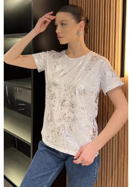 Bisiklet Yaka Varak Baskılı Kadın Tişört P-00016434