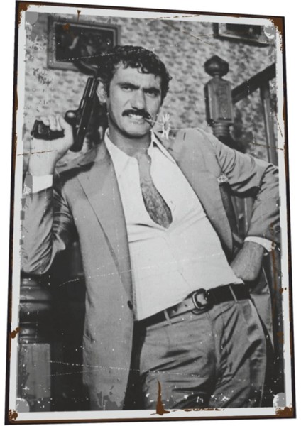 Yılmaz Güney Film Sahnesi Silahlı Retro Ahşap Poster 819
