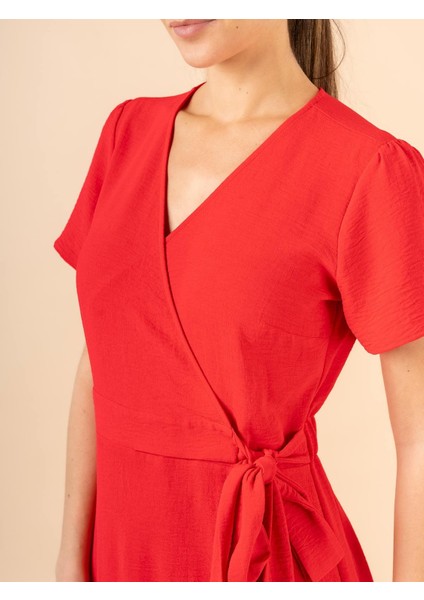Lupinn Moda Kırmızı V Yaka Kısa Kollu Yandan Bağlamalı Kuşaklı Midi Elbise - Yazlık Dokuma modelleri