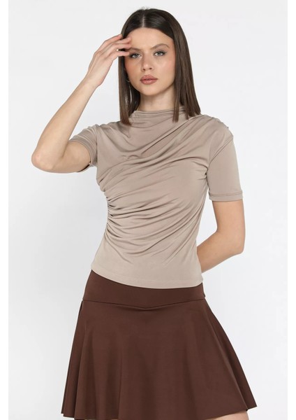 Kadın Omuz ve Bel Drapeli Kısa Kol Bluz P-00016374